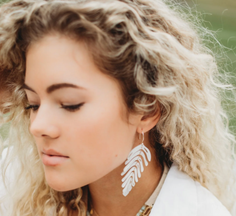 LESLIE CURTIS VIVIAN EARRING