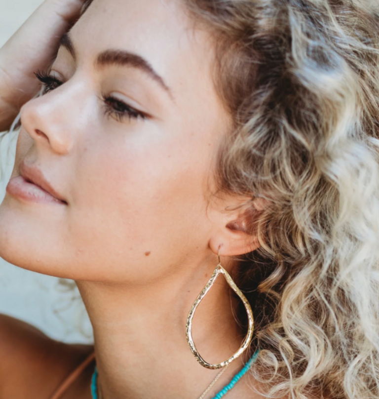 LESLIE CURTIS ADDISON EARRINGS