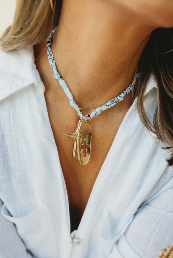 LESLIE CURTIS TRICIA