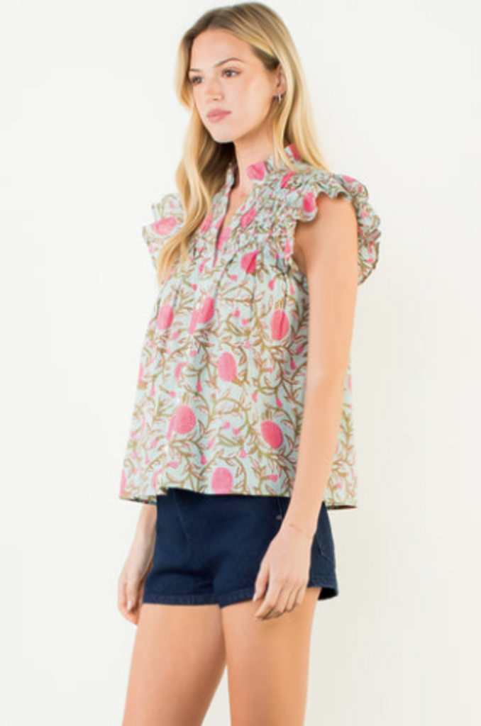 FLUTTER SLEEVE FLORAL DETAIL TOP