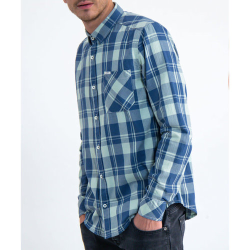 Garcia Plaid Button-Up Shirt Garcia Plaid Button-Up Shirt