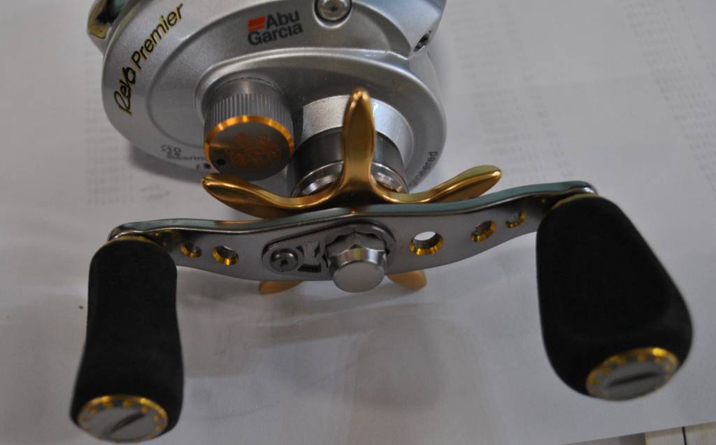 Abu Garcia Ambassadeur Revo STX-L（左ハンドル） s-l400.jpg