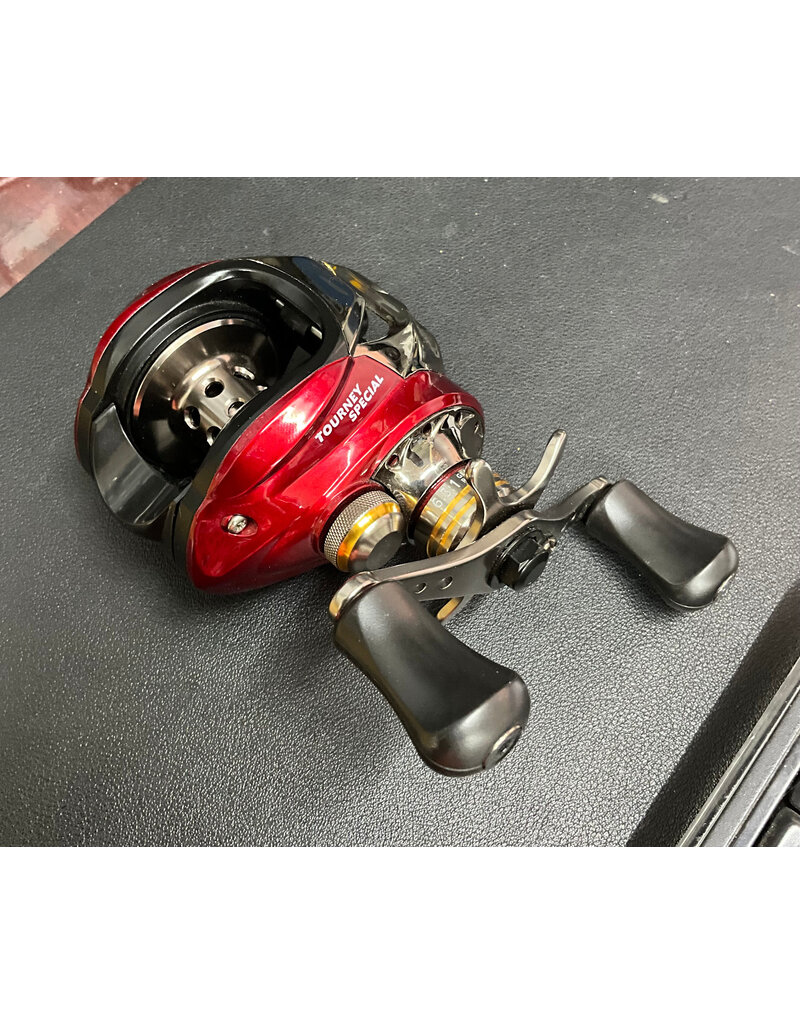 Bass Pro Shops Tourney Special Baitcasting Reel - Red 6.3:1 Right TSP10HB