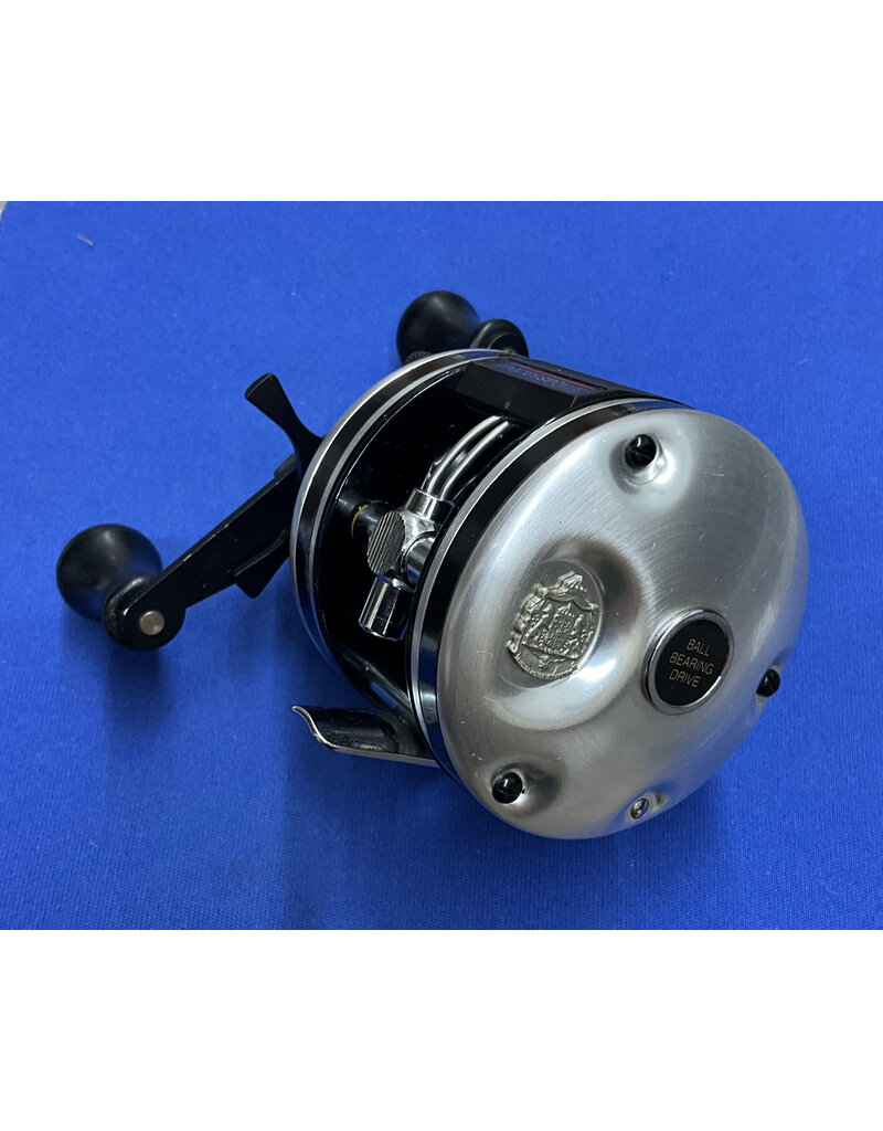Abu Garcia Abu Garcia Ambassadeur 4600CB 1985 year model excellent condition looks new inside and near new outside and works perfectly