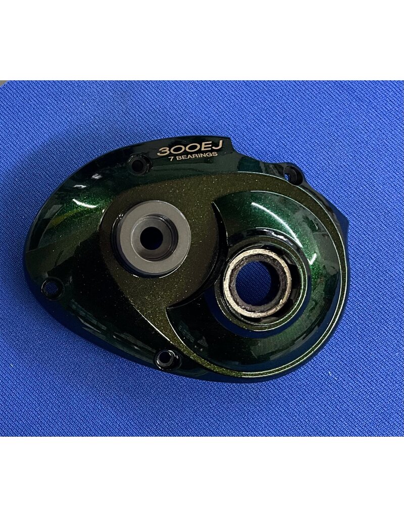 Shimano BNT4192 - Shimano Curado 300 EJ CU300EJ Right Side Plate new with Instant Anti-Reverse Bearing