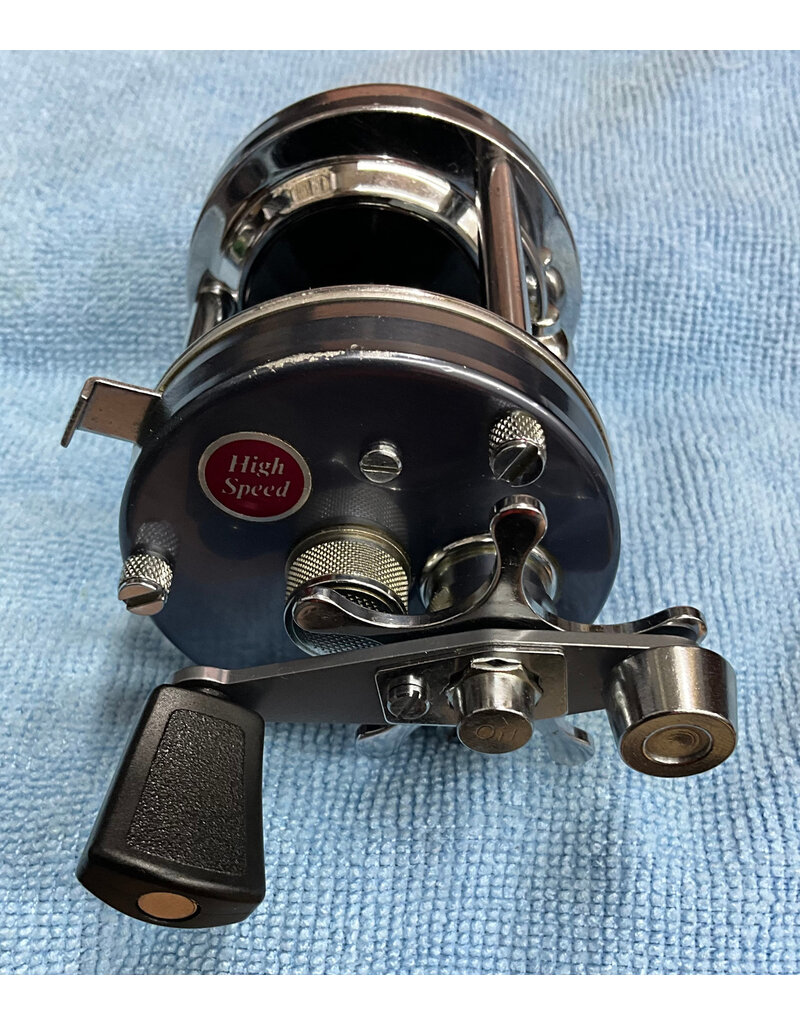 Abu Garcia Abu Garcia Ambassadeur Vintage 6500C Gun Metal Gray pre-owned excellent condition in original leather case