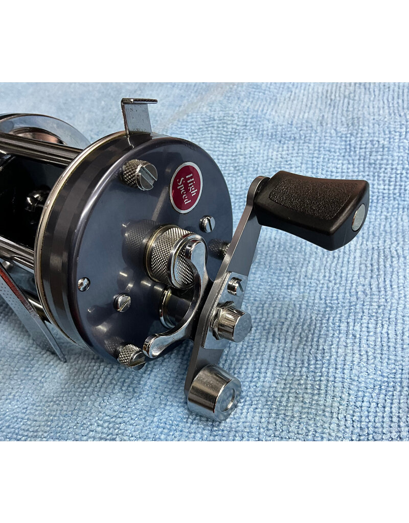 Abu Garcia Abu Garcia Ambassadeur Vintage 6500C Gun Metal Gray pre-owned excellent condition in original leather case