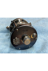 Abu Garcia Abu Garcia Ambassadeur Vintage 6500C Gun Metal Gray pre-owned excellent condition in original leather case