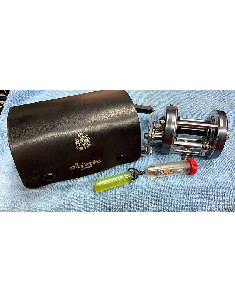 Abu Garcia Abu Garcia Ambassadeur Vintage 6500C Gun Metal Gray pre-owned excellent condition in original leather case