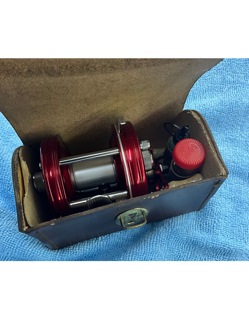 Abu Garcia Abu Garcia Ambassadeur Vintage 5000 in Leather Case FT.# 721100