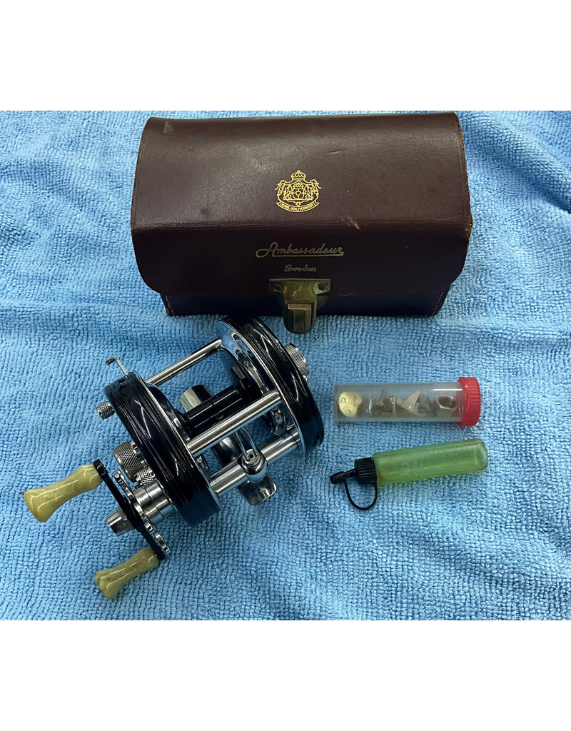 Abu Garcia Abu Garcia Ambassadeur Vintage 5000C in Leather Case foot number ft#107200