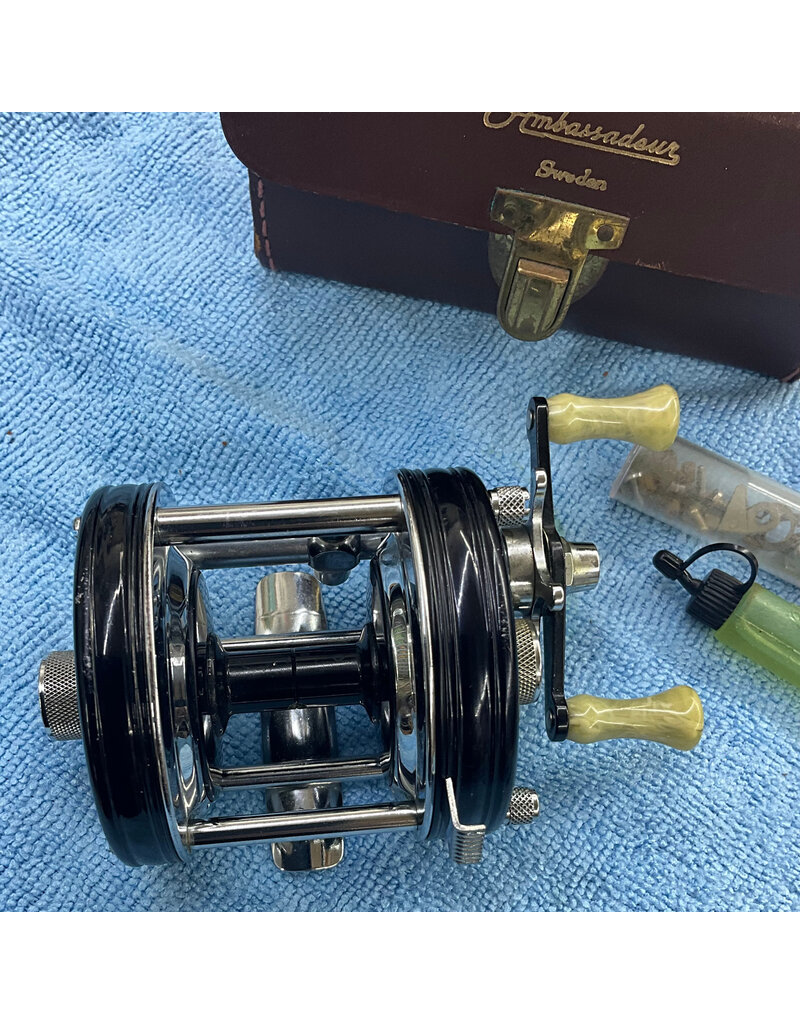 Abu Garcia Abu Garcia Ambassadeur Vintage 5000C in Leather Case foot number ft#107200