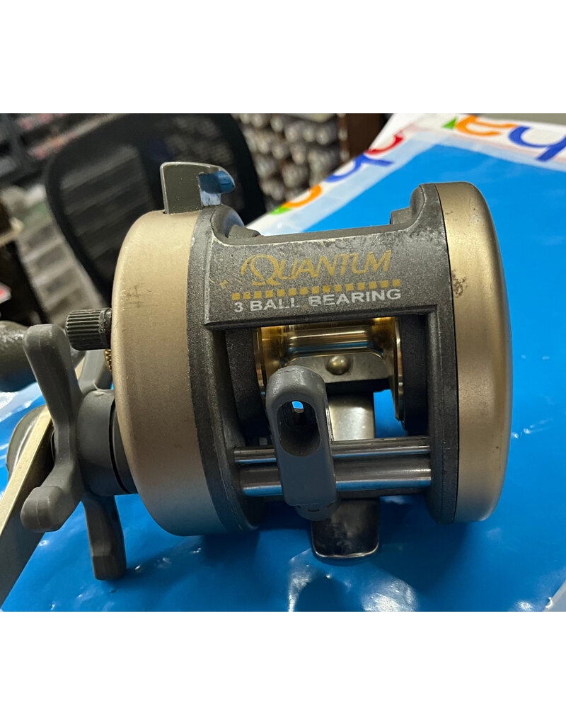 Quantum Iron IR3 fishing reel in excellent ready to fish condition