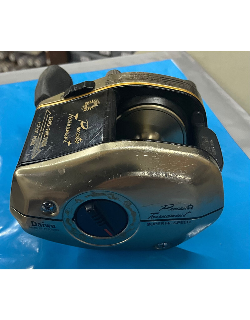 Daiwa Daiwa Procaster Tournament PT15 Vintage fishing reel ready to fish too many scratches for collecting