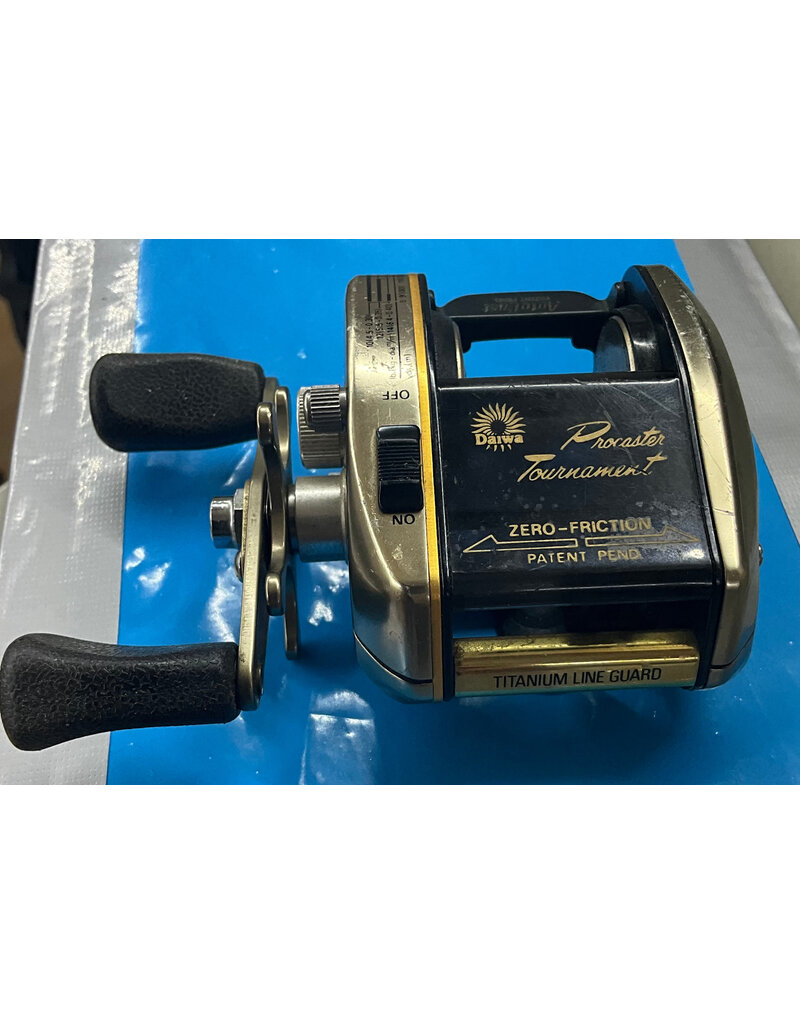 Daiwa Daiwa Procaster Tournament PT15 Vintage fishing reel ready to fish too many scratches for collecting