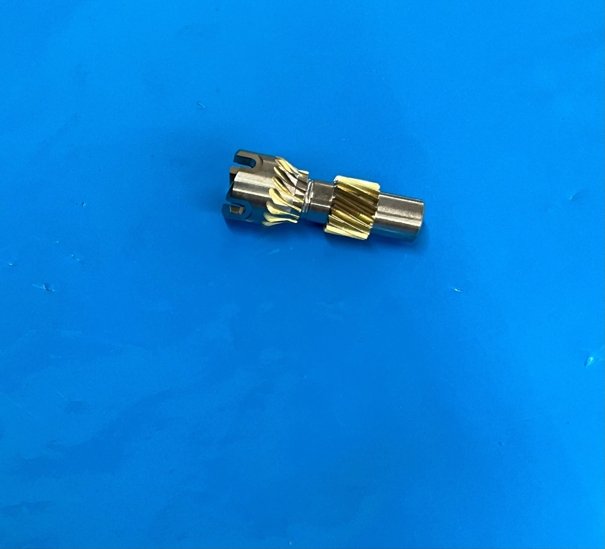 simano NP BASIS 600 タモの柄 BNT5685 - Shimano Pinion Gear 7.4.1 - DadsOleTackle