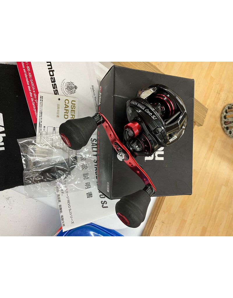 Abu Garcia Abu Garcia® Revo SJ ® SALTY STAGE Low Profile Gear Ratio 8.0:1  Right Hand Pre-Owned in Box