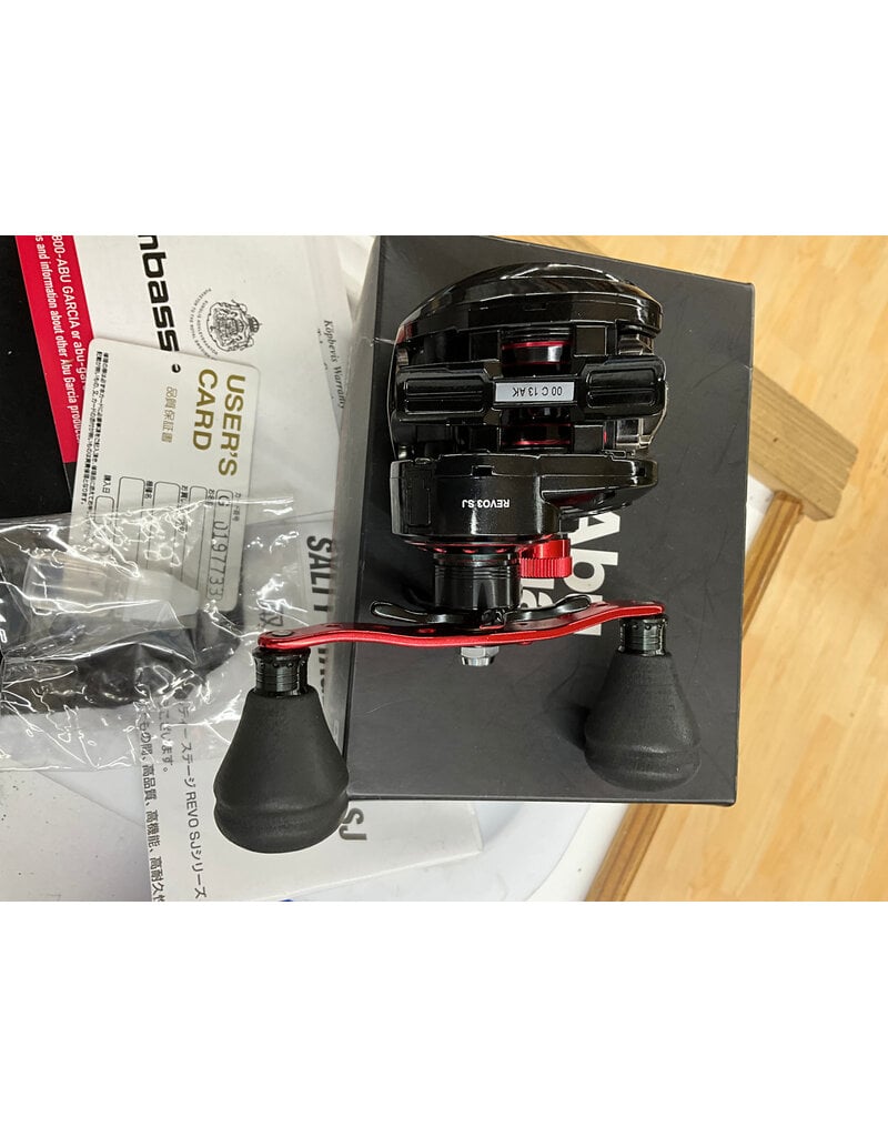 Abu Garcia Abu Garcia® Revo SJ ® SALTY STAGE Low Profile Gear Ratio 8.0:1  Right Hand Pre-Owned in Box