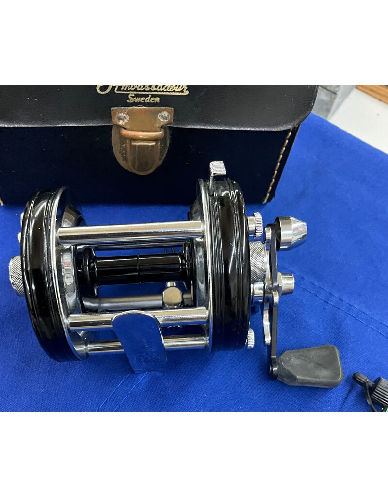 Abu Garcia Abu Garcia Ambassadeur Vintage Black 6000C pre owned in Leather Case Ft.# 097000