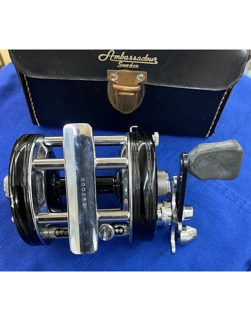 Abu Garcia Abu Garcia Ambassadeur Vintage Black 6000C pre owned in Leather Case Ft.# 097000