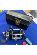 Abu Garcia Abu Garcia Ambassadeur Vintage Black 6000C pre owned in Leather Case Ft.# 097000