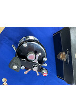 Abu Garcia Abu Garcia Ambassadeur Vintage Black 6000C pre owned in Leather Case Ft.# 097000