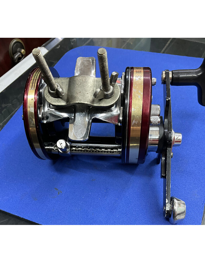 Abu Garcia Abu Garcia Ambassadeur 7000C3 PRE OWNED Fishing Reel EXCELLENT CONDITION