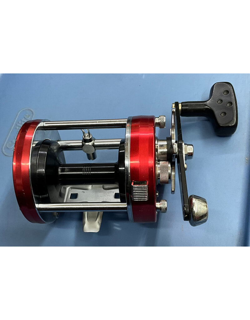 Abu Garcia VINTAGE Abu Garcia Ambassadeur 7000 PRE OWNED Fishing Reel EXCELLENT CONDITION