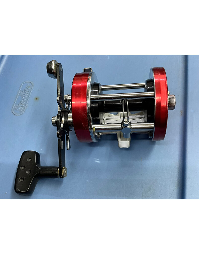 Abu Garcia VINTAGE Abu Garcia Ambassadeur 7000 PRE OWNED Fishing Reel EXCELLENT CONDITION