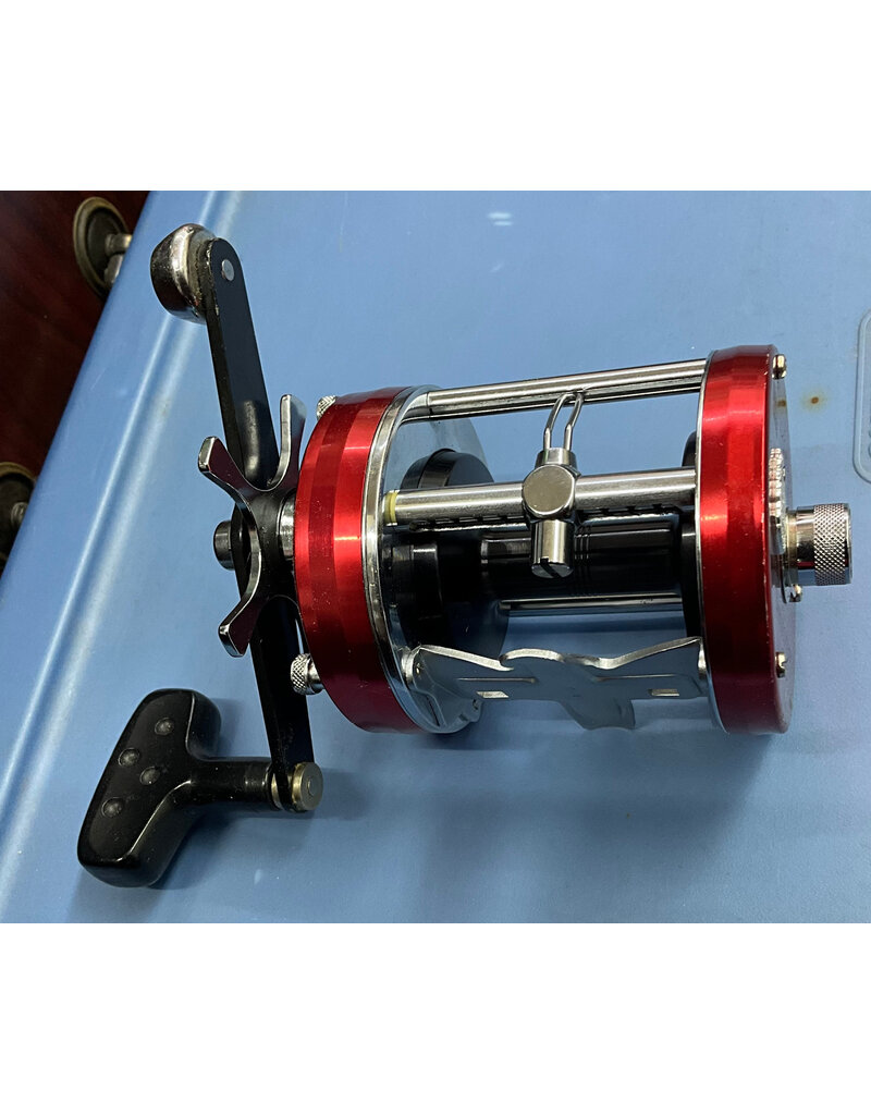 Abu Garcia VINTAGE Abu Garcia Ambassadeur 7000 PRE OWNED Fishing Reel EXCELLENT CONDITION