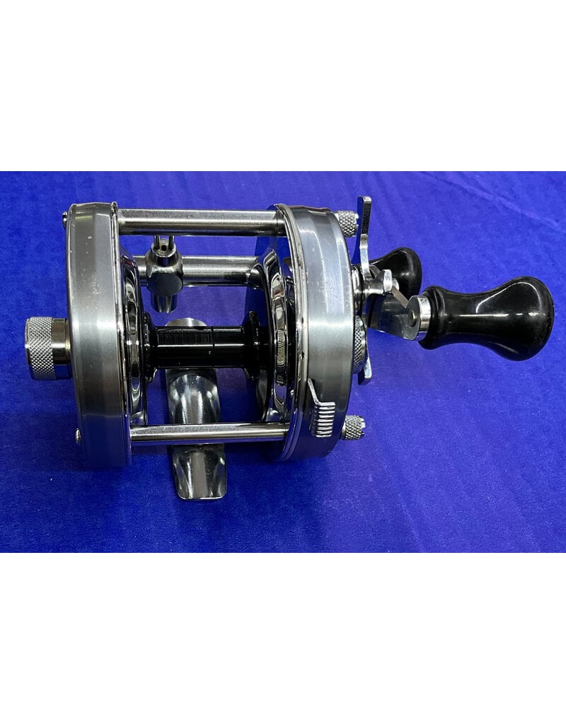 Abu Garcia Abu Garcia Ambassadeur 5500C Silver Fishing Reel Foot Number 760803