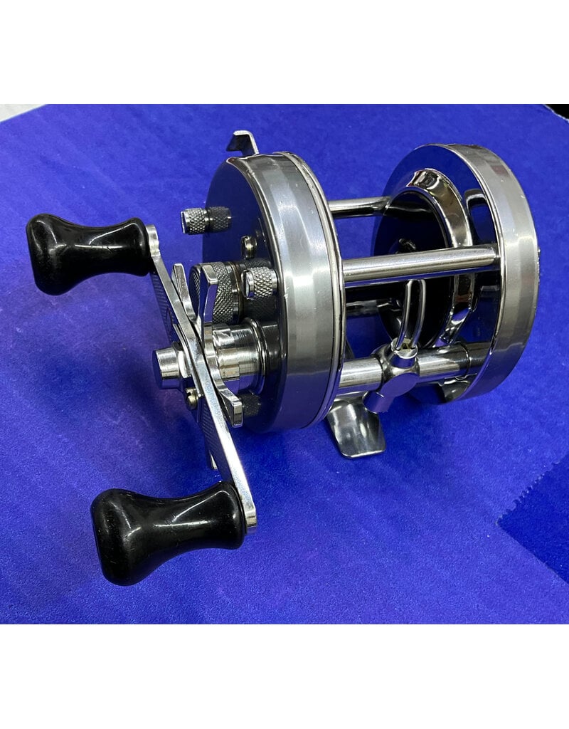 Abu Garcia Abu Garcia Ambassadeur 5500C Silver Fishing Reel Foot Number 760803