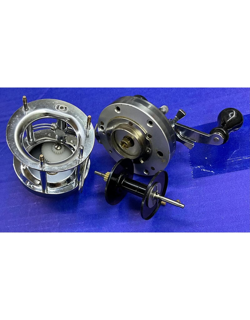 Abu Garcia Abu Garcia Ambassadeur 5500C Silver Fishing Reel Foot Number 760803