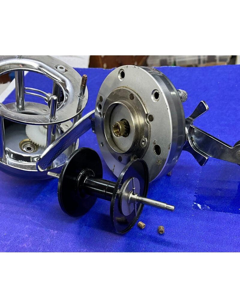 Abu Garcia Abu Garcia Ambassadeur 5500C Silver Fishing Reel Foot Number 760803