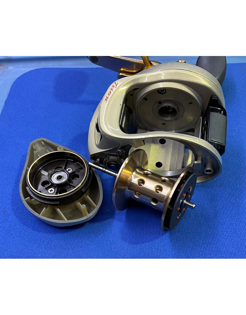 Pflueger Trion Low Profile Baitcast Fishing Reel