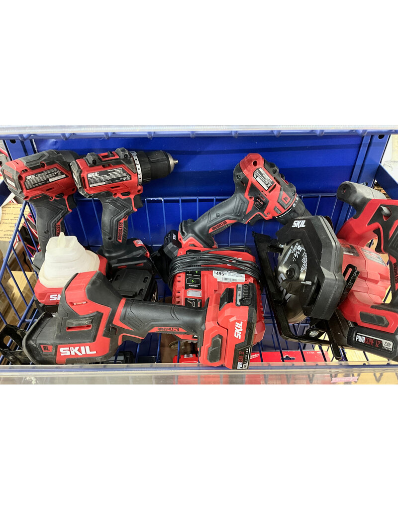 SKIL SKIL 12VOLT TOOL SET WITH 6 BATTERIES