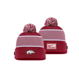 Razorback Nike Peak Beanie W. Removeable Pom