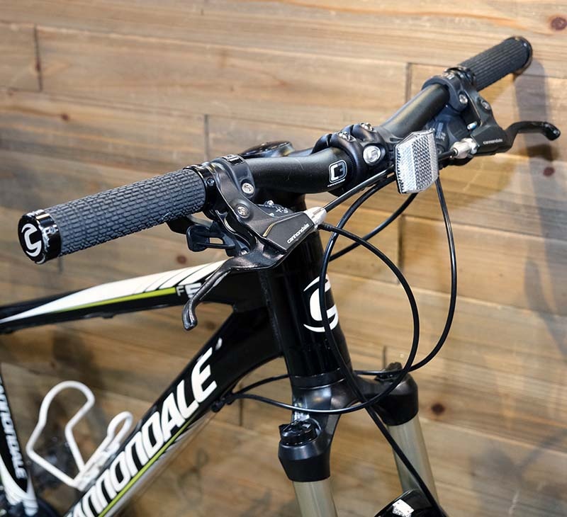 Cannondale Preowned F5 MTB Bicycle Medium Black/White