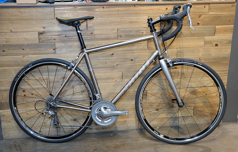 Guru Praemio Titanium/Tiagra Bicycle