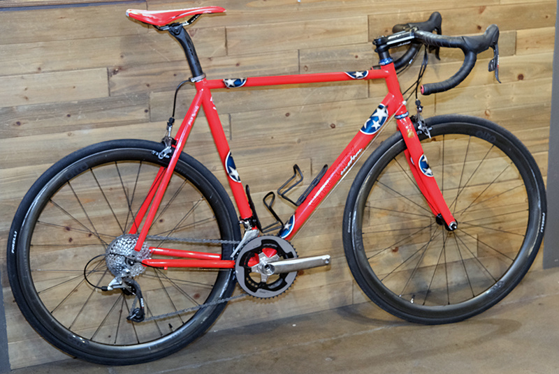 Lynskey Preowned Level 3R Custom Bicycle/Sram Red 2x11spd