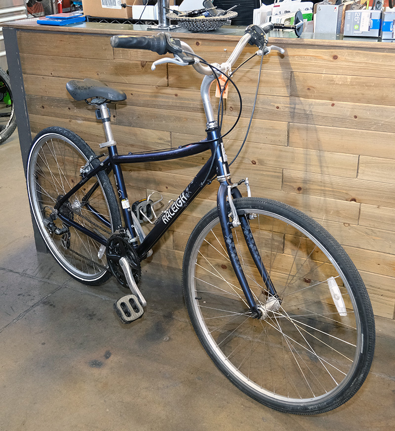 Raleigh Detour 35 Hybrid Bicycle
