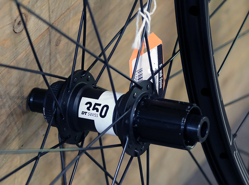 Handbuilt Wheelset DT Swiss 350 Disc/700c HED Belgium R Disc/Butted Spokes