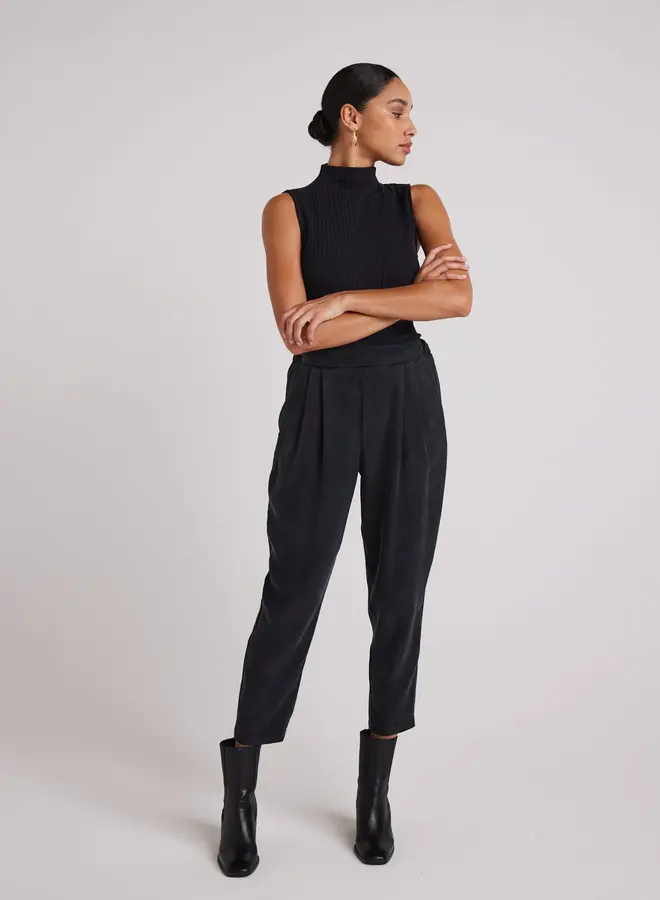 Clean Waist Slouchy Trouser Black