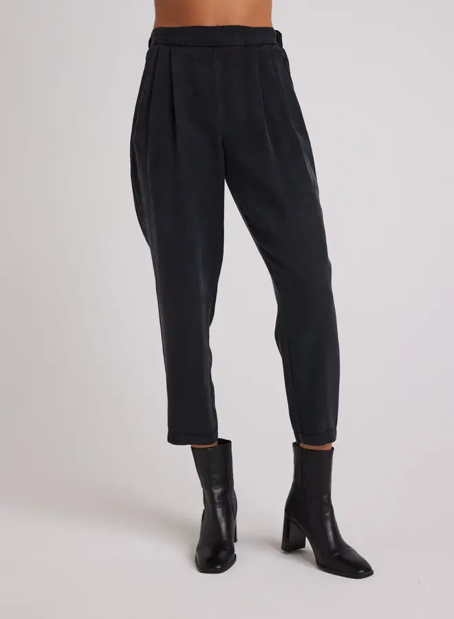 Clean Waist Slouchy Trouser Black