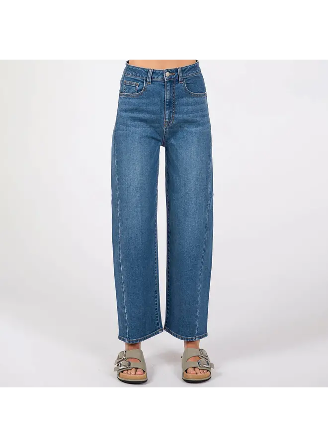 Modena High Rise Barrel Jean Medium