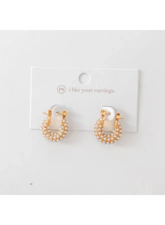 Hailey Huggie Pearl Earrings - Waterproof