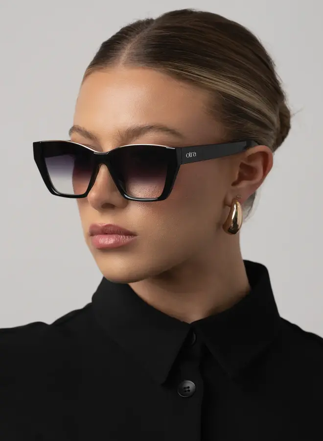Belle Sunglasses - Black/Smoke Fade