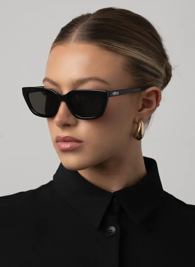 Nove Sunglasses - Black/Smoke