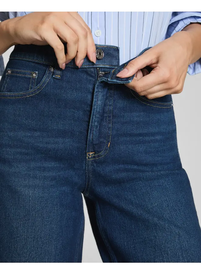 SPANX Barrel Jeans -