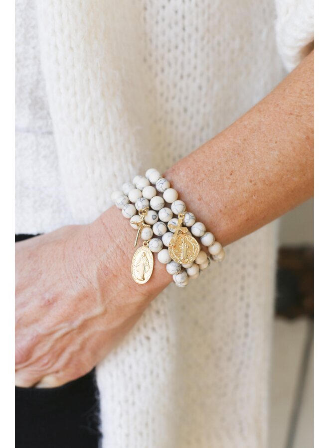 Standard of Grace Bracelet White Howlite/Gold 7"